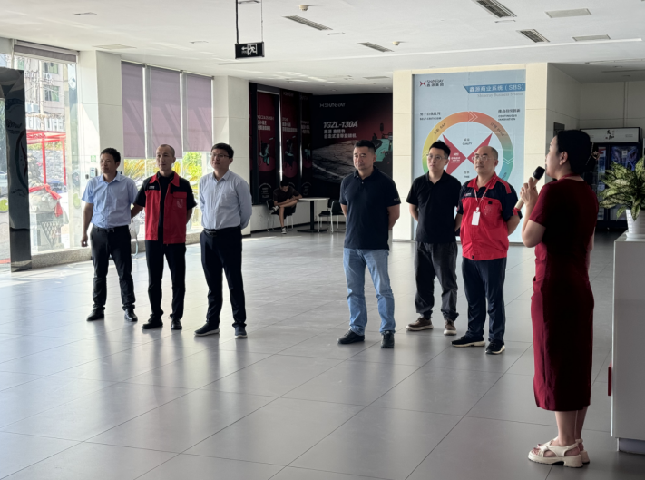 中国农村手艺开发中心等专家组莅临1xBET农机考察调研