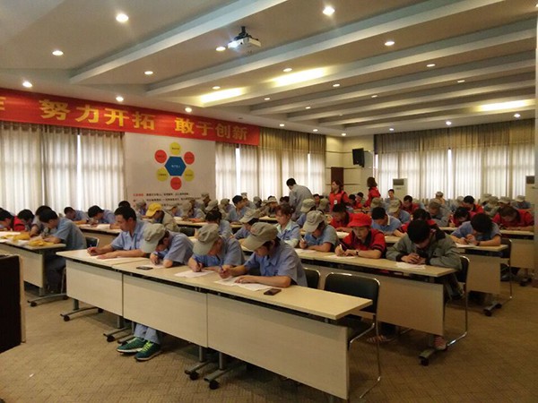 1xBET摩托制造系统第二届技师选拔事情圆满竣事